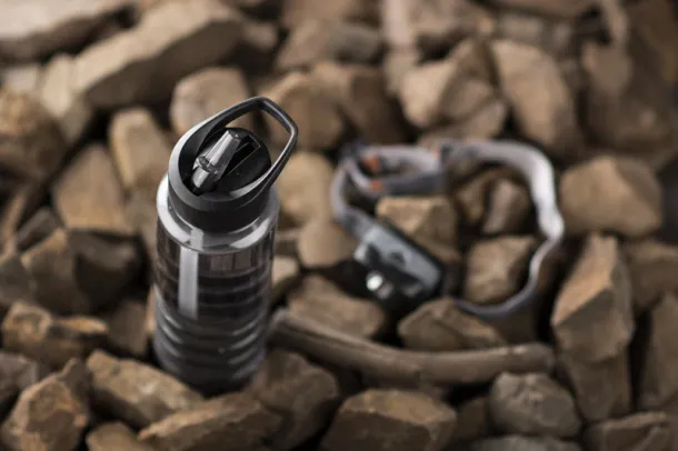 KIVI Sport bottle with carbon filter  700 ml Crna