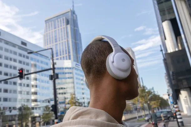 Urban Vitamin Fresno wireless headphone - Urban Vitamin White 