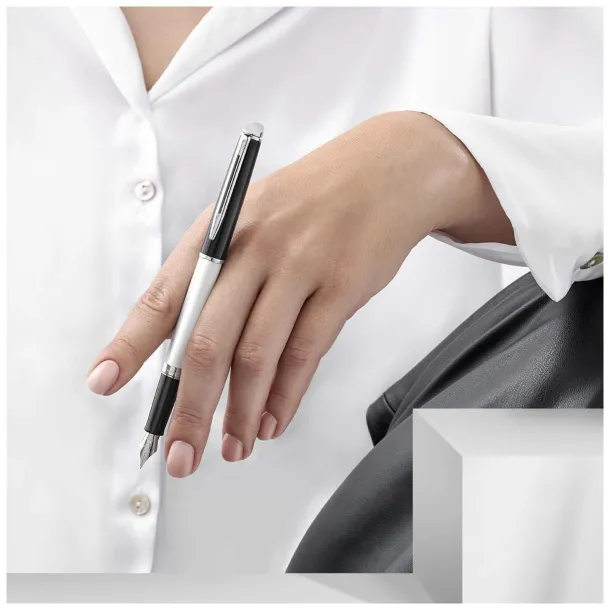 Hemisphere colour blocking fountain pen with palladium trim (blue ink) - Waterman White Solid black