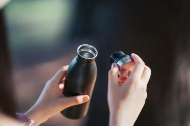  Deluxe boca za vodu od RCS recikliranog nehrđajućeg čelika, 500 ml - XD Collection Crna