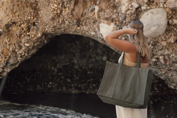  VINGA Hilo AWARE™ recycled canvas maxi tote bag - Vinga Zelena