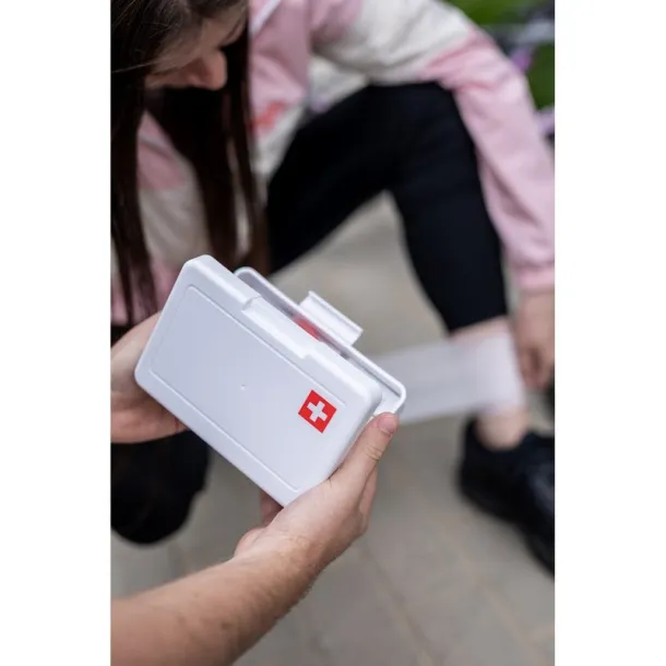  First aid kit in plastic case, 64 pcs Bijela
