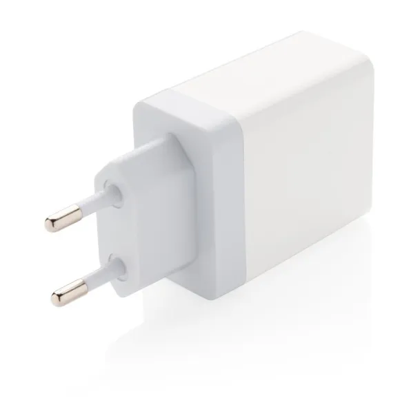 30W Fast wall charger dual output with PD White  30W Fast wall charger dual output with PD White