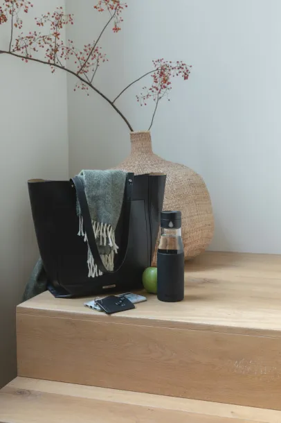  Ukiyo staklena boca za praćenje hidratacije s navlakom, 600 ml - Ukiyo Crna 