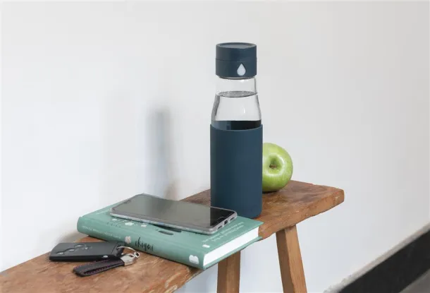  Ukiyo glass hydration tracking bottle with sleeve - Ukiyo Blue 