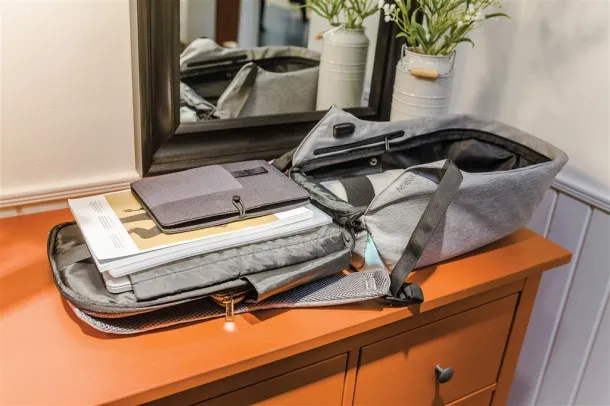  Bobby compact ruksak sa zaštitom protiv krađe Zelena