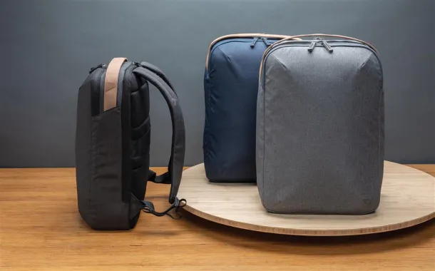  Impact AWARE™ 300D dvobojni deluxe ruksak za prijenosno računalo od 15,6" - XD Xclusive Mornarsko plava