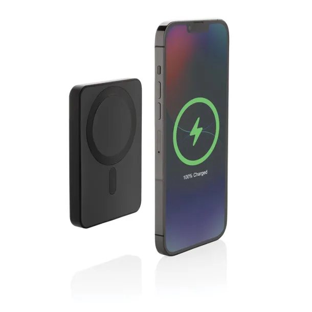  Magnetix magnetna prijenosna baterija od RCS reciklirane plastike, 5 000 mAh - XD Collection Crna