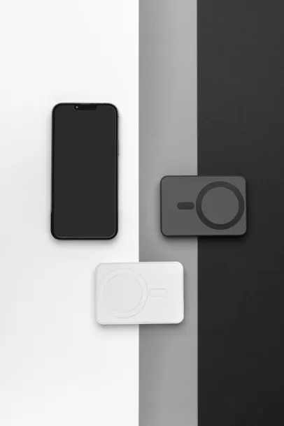  Magnetix magnetna prijenosna baterija od RCS reciklirane plastike, 5 000 mAh - XD Collection Crna