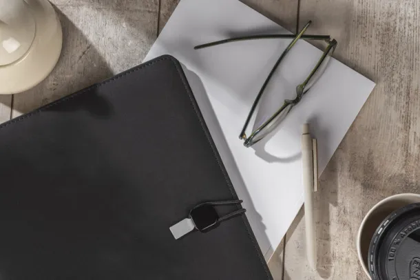 TELLA Portfolio Crna