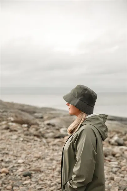 VINGA Baltimore AWARE™ recycled PET bucket hat - Vinga Zelena