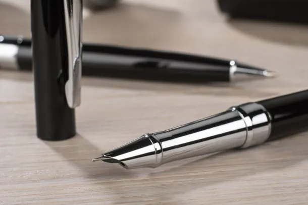 NEVADA Fountain pen Crna