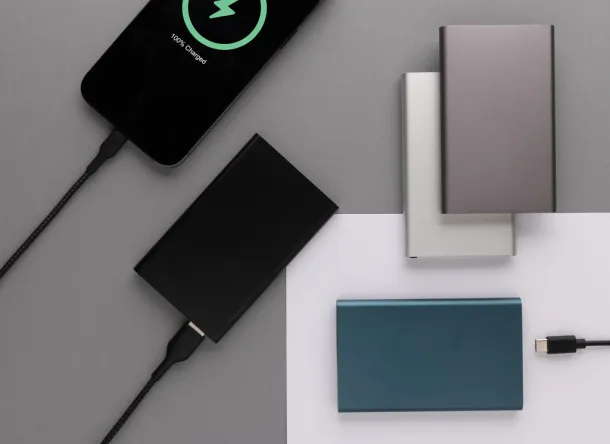  Prijenosna baterija od RCS reciklirane plastike/aluminija, 4 000 mAh - XD Collection Srebrna