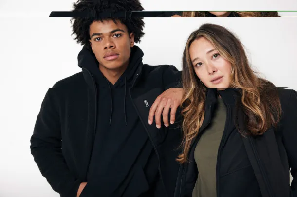  Iqoniq Yoho unisex hoodie od recikliranog pamuka, 340 g/m² - iqoniq Crna