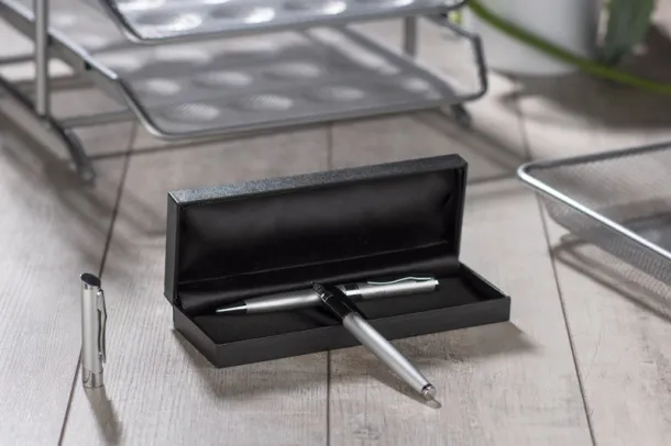 E23 Pen box E23 Crna
