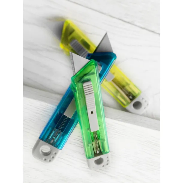  Cutter with safety mechanism Plava