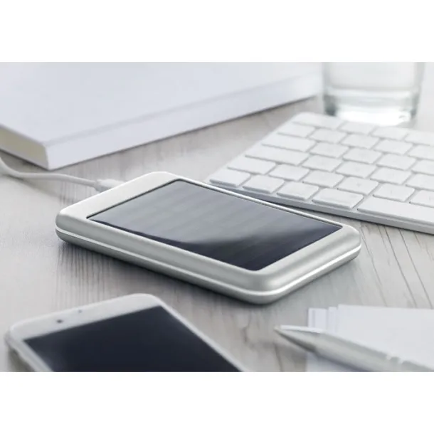 SOLARFLAT solarna prijenosna baterija, 4 000 mAh Mat srebrna