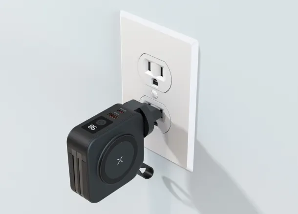  Urban Vitamin Saratoga 5u1 univerzalni punjač, 10.000 mAh - Urban Vitamin Crna