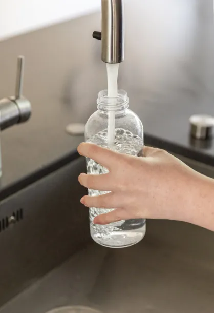  Nepropusna boca sa metalnim poklopcem, 620 ml - XD Collection Prozirno