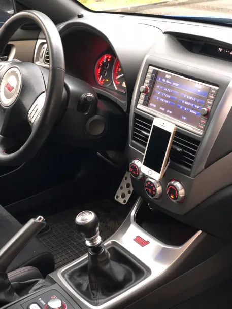 Polder auto osvježivač i držač za mobitel Crna