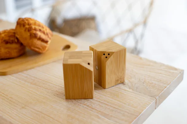 Kerala salt and pepper shaker set Natural