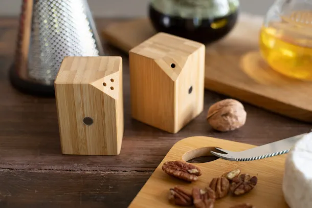 Kerala salt and pepper shaker set Natural