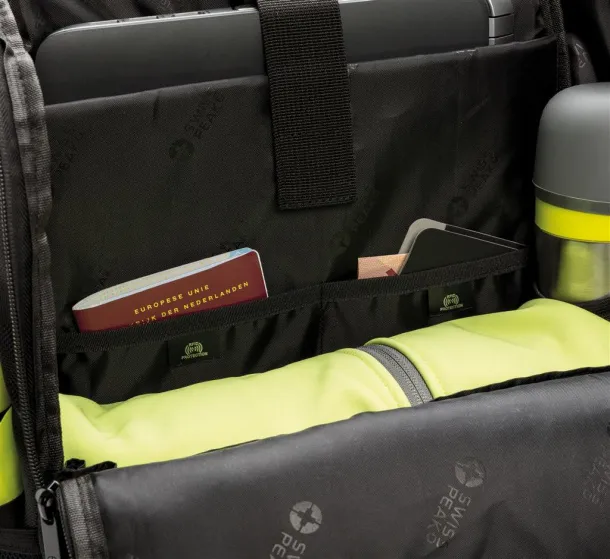  Swiss Peak ruksak za 15" prijenosno računalo s lakim pristupom i RFID-om bez PVC-a Crna