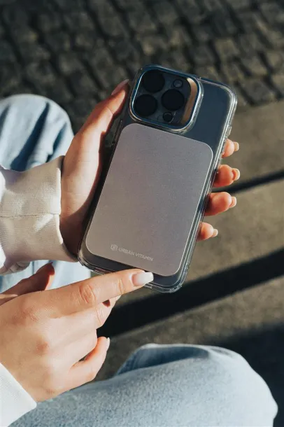  Urban Vitamin Burbank prijenosna baterija od RCS plastike/aluminija, 3 000 mAh - Urban Vitamin Srebrna