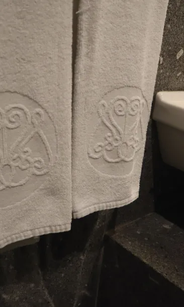  Relief woven towels