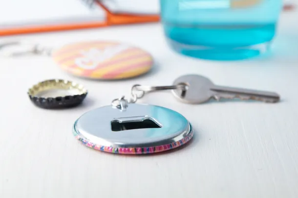 KeyBadge Bottle pin button keyring Silver White