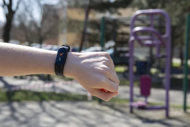 SPORTIVA Fitness bracelet Crna