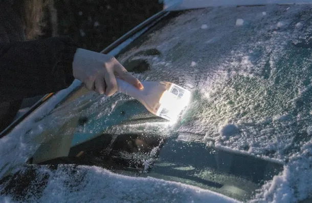 Svijetleća strugalica za led Bijela