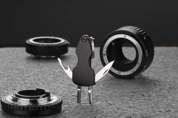 ATERO Keychain Crna