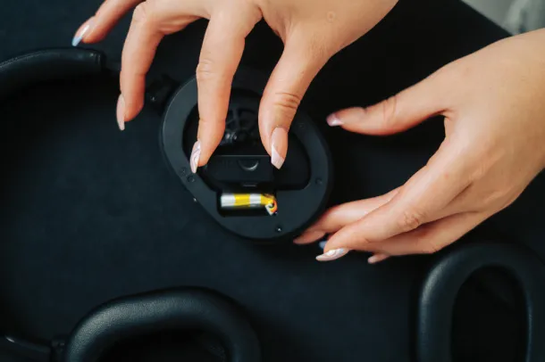 Irvine RCS recycled and repairable ANC wireless headphone - Urban Vitamin Black 