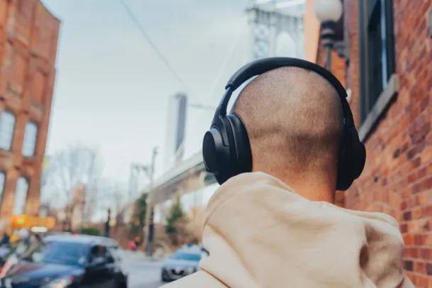 Irvine RCS recycled and repairable ANC wireless headphone - Urban Vitamin Black 