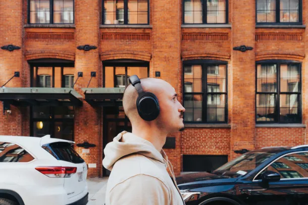 Irvine RCS recycled and repairable ANC wireless headphone - Urban Vitamin Black 