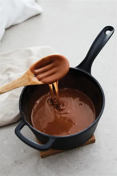  VINGA Monte enameled cast iron pot 1,9L - Vinga Black