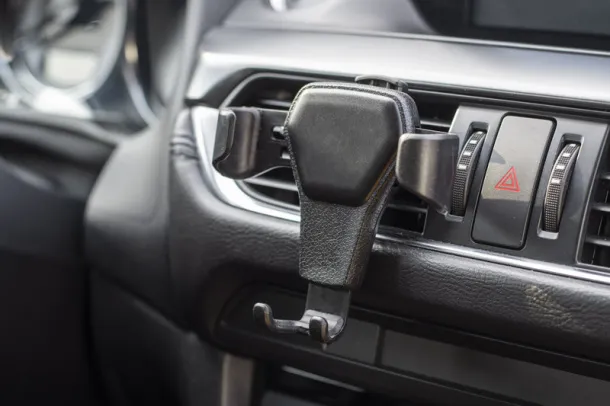 CUERO Car phone holder Crna