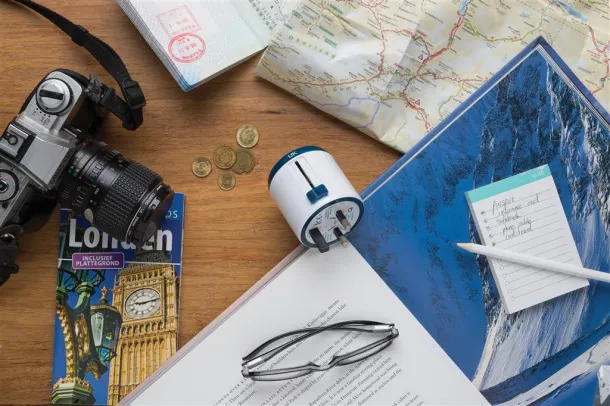 Travel Blue world travel adapter White