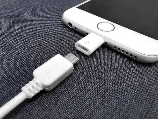 ADAPTER LIGHTNING MicroUSB na Lightning adapter Bijela