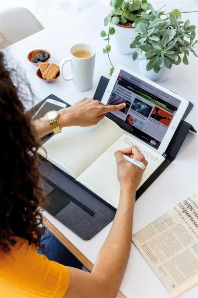  Kyoto 10" tablet portfolio with wireless charging Black