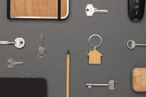  RCS recycled zinc alloy house keychain with bamboo - XD Collection Silver Brown