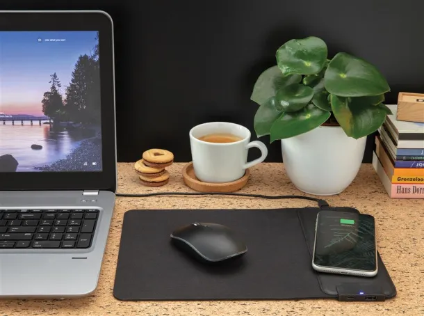  podloška za miš s bežičnim punjačem i USB ulazima Crna