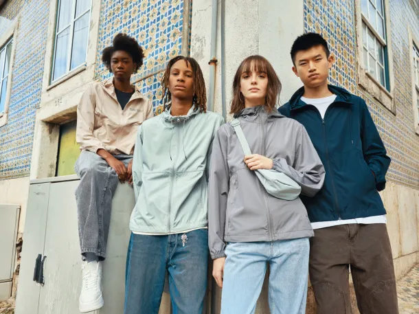  Iqoniq Logan unisex lagana jakna od recikliranog poliestera - iqoniq navy