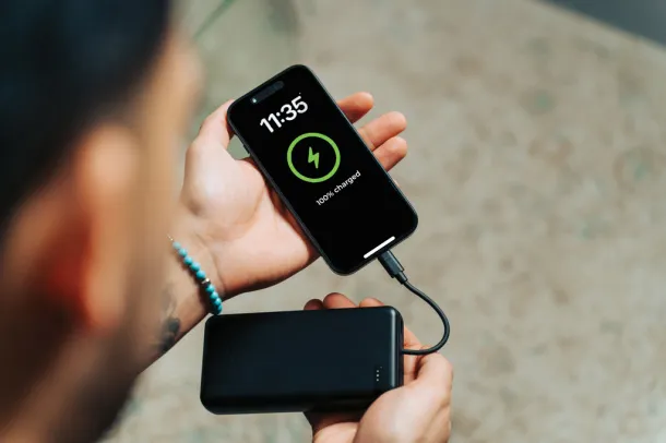 Urban Vitamin Menlo Park RCS rplastic 20,000 20WPD powerbank - Urban Vitamin Black 