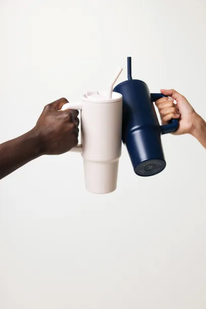 Embrace deluxe šalica od RCS recikliranog nehrđajućeg čelika, 900 ml - XD Collection navy