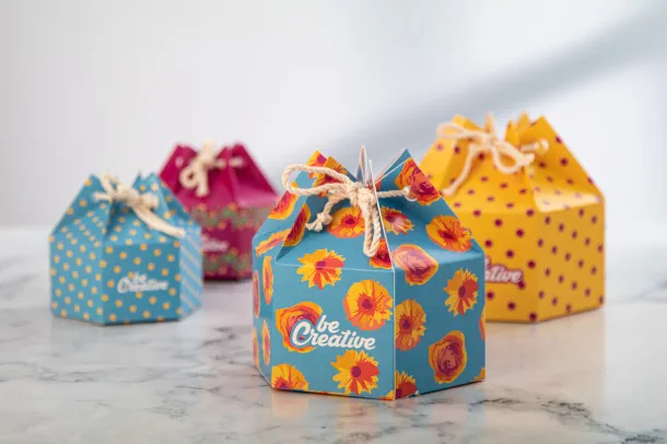CreaBox HexaCord M personalizirana poklon kutija u obliku šesterokuta Bijela