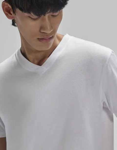  #E150 V T-Shirt - B&C