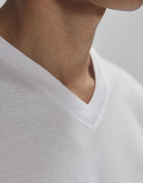  #E150 V T-Shirt - B&C