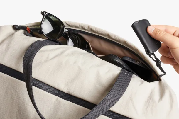 Bellroy Lite Duffel - Bellroy beige